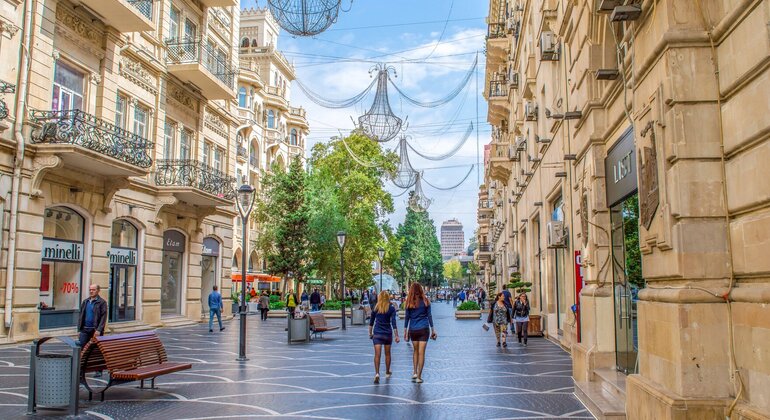 Primeiro olhar para Baku: Rua Nizami, cidade velha e passeio pela avenida à beira-mar