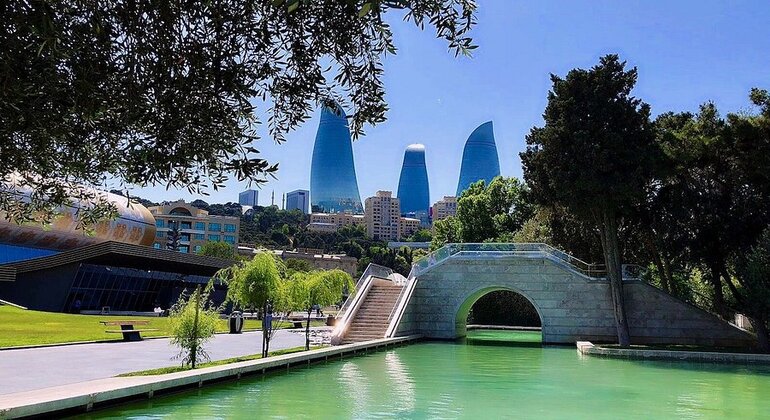 Primo sguardo a Baku: Via Nizami, città vecchia e viale del mare Azerbaigian &mdash; #4