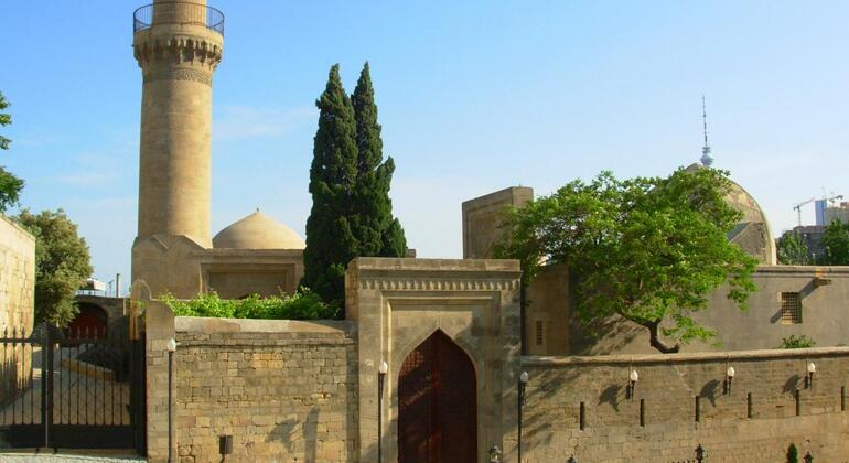 Primo sguardo a Baku: Via Nizami, città vecchia e viale del mare Azerbaigian &mdash; #5