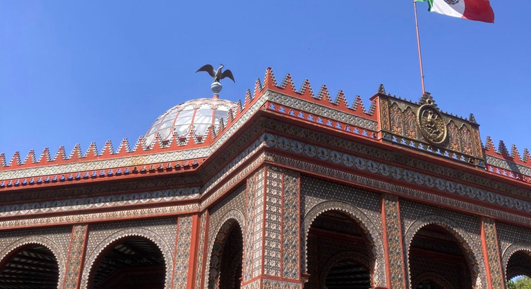 CDMX Hidden Gems Tour: Floating Library, Secret Murals & Pulque