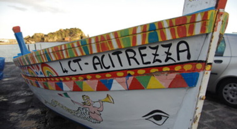 myth-lava-literature-the-aci-castello-aci-trezza-free-walking-tour-es-1