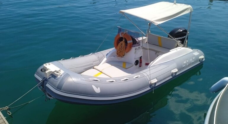 myth-lava-literature-the-aci-castello-aci-trezza-free-walking-tour-es-9