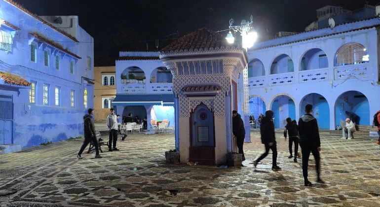 Visita gratuita: Descubre Chefchaouen de noche como un lugareño 