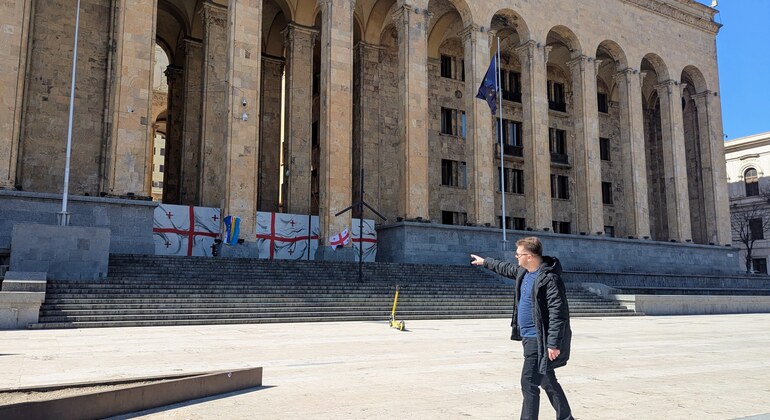 Colapso del Imperio Soviético: Recorrido a pie por Tiflis con un doctor