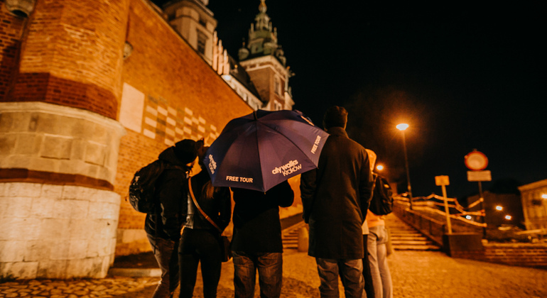 a-walk-with-the-dead-krakow-ghost-tour-en-2