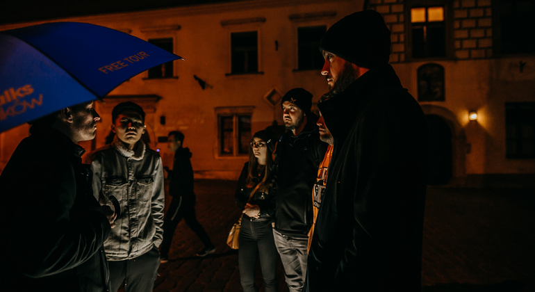 a-walk-with-the-dead-krakow-ghost-tour-en-4