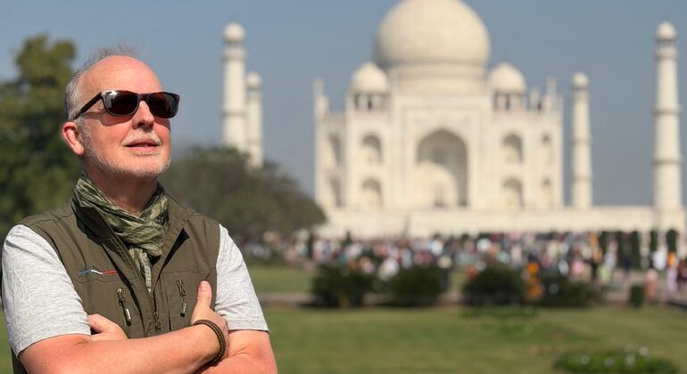 Agra: Visita guiada sin colas al Taj Mahal Entrada rápida Operado por Jitendra Singh