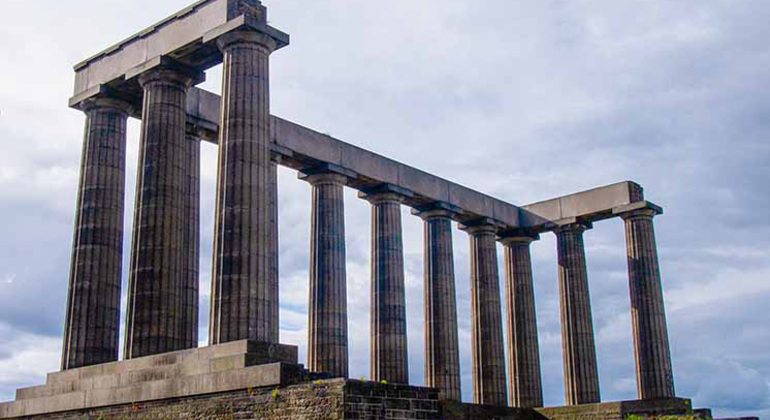 edinburgh-free-tour-calton-hill-holyrood-palace-en-1