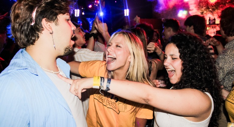 cascais-pub-crawl-four-bars-games-vip-club-entry-es-12