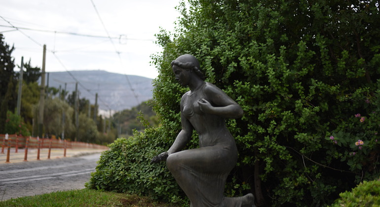 Las estatuas de Atenas en silla de ruedas