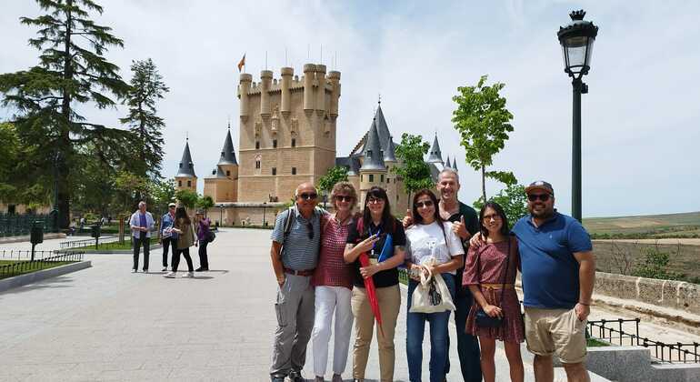 Free Tour Segovia Monumental from the Aqueduct ING Provided by Paraguas Rojos - TURITOP - NOT READY