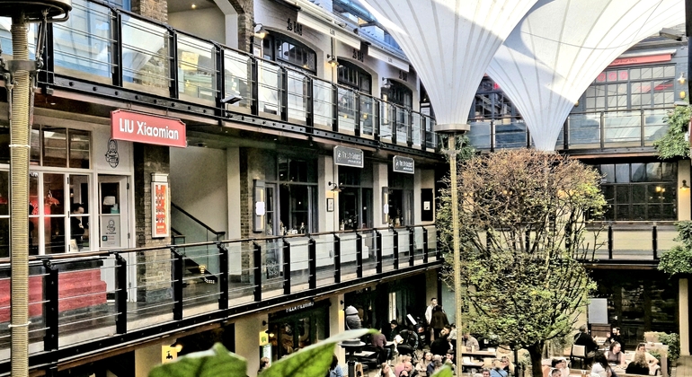 Geheimnisse von Soho Tour: Verborgene Geschichten, Legenden und ikonische Straßen England &mdash; #11