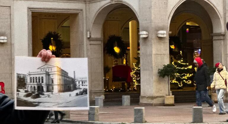 Tour gratuito di Bucarest scoperta: Storie di re, scandali e comunismo Romania &mdash; #4