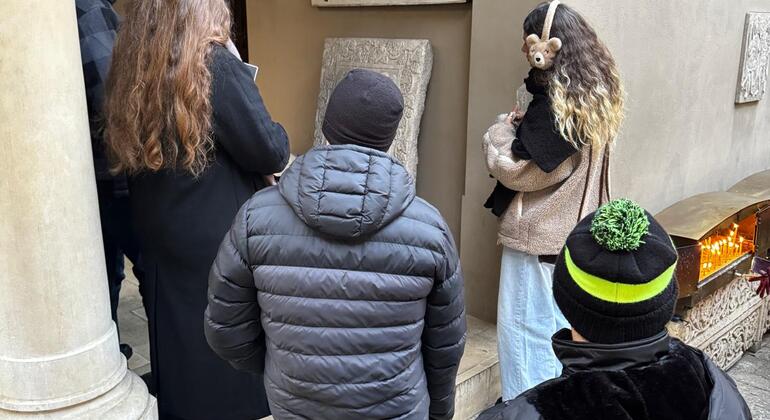 Tour gratuito di Bucarest scoperta: Storie di re, scandali e comunismo Romania &mdash; #5