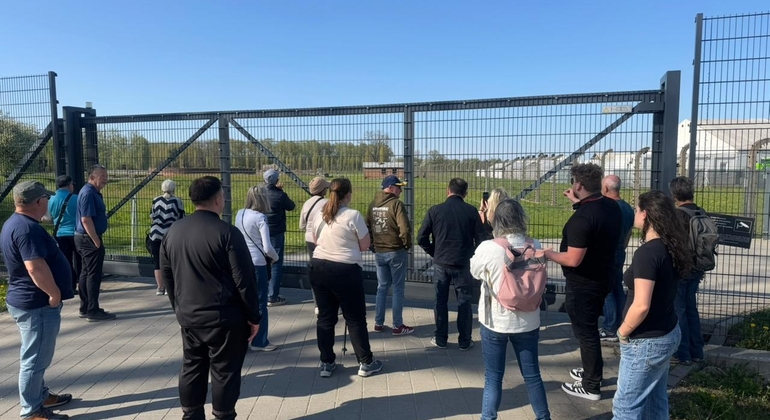 auschwitz-birkenau-monowitz-outdoor-history-guided-tour-es-2