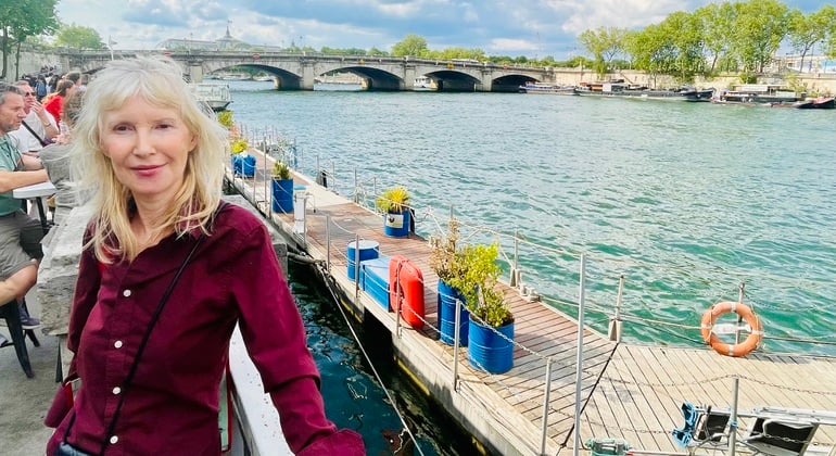 Tour a piedi gratuito del cinema: Le orme di Emily a Parigi