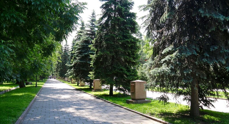Visite à pied gratuite d'Almaty en soirée : Lumières de la ville et vie locale Kazakhstan &mdash; #8