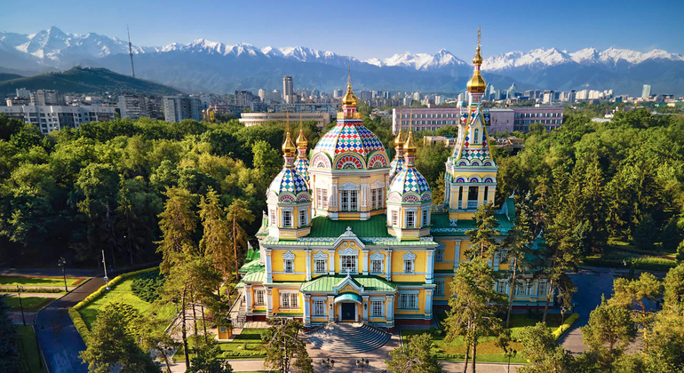 Visite à pied gratuite d'Almaty en soirée : Lumières de la ville et vie locale Kazakhstan &mdash; #10