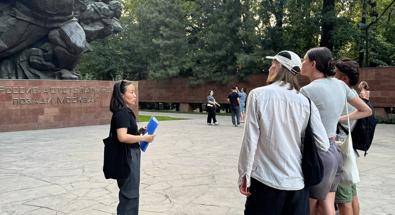 almaty-evening-walking-tour-city-lights-local-life-es-12