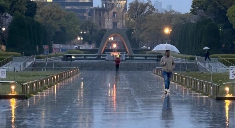 Hiroshima: Free Tour tras los Pasos de Historia Operado por Anna