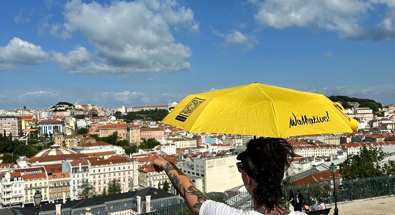 lisbons-bohemian-heights-chiado-bairro-alto-guided-walking-tour-es-3