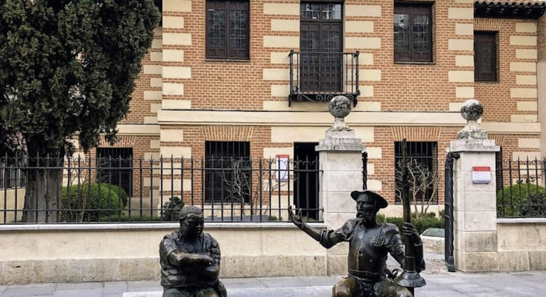 Alcalá Escondida Free Tour: Mysteries, Letters and Restless Past Provided by Alejandro