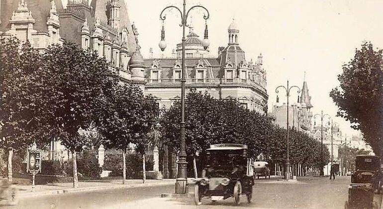 Recoleta Free Tour: Mitos, Pasiones y el Alma Oculta de Buenos Aires Operado por RMT Cultural Crossings