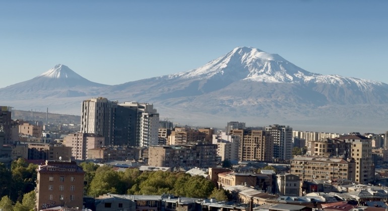 Recorrido gratuito a pie por Ereván: Historia, Patios y Sabor Gata Armenia &mdash; #5