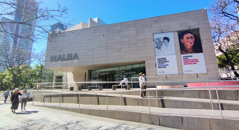 Barrio Parque Free Tour: Stories of Liberation, Art, and Diplomacy