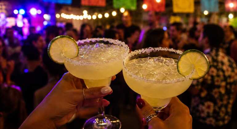 a-night-of-salsa-street-food-in-cancun-en-1