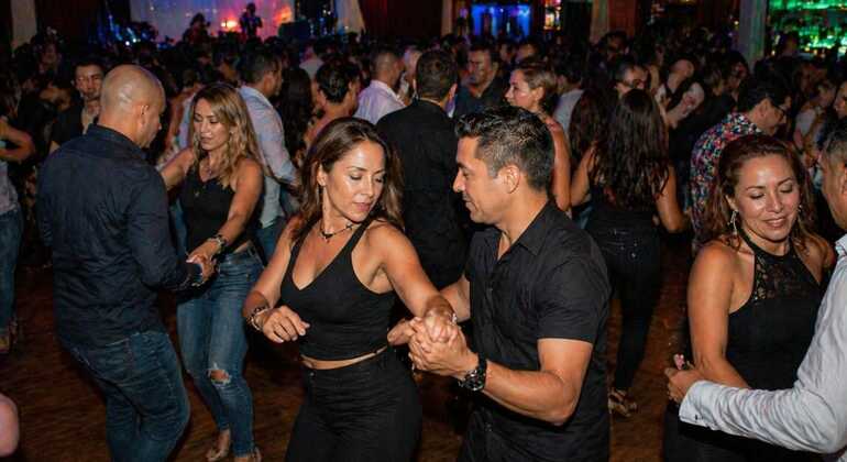 a-night-of-salsa-street-food-in-cancun-en-9