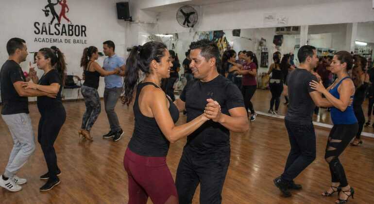 a-night-of-salsa-street-food-in-cancun-en-10