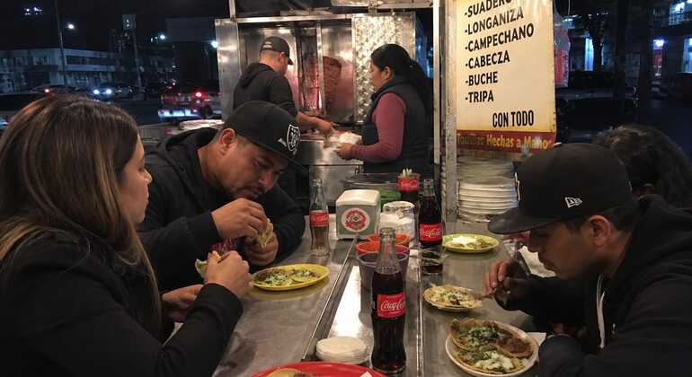 a-night-of-salsa-street-food-in-cancun-en-3
