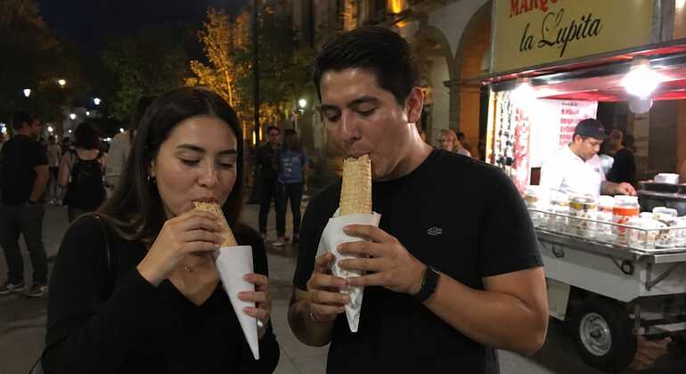 a-night-of-salsa-street-food-in-cancun-en-4