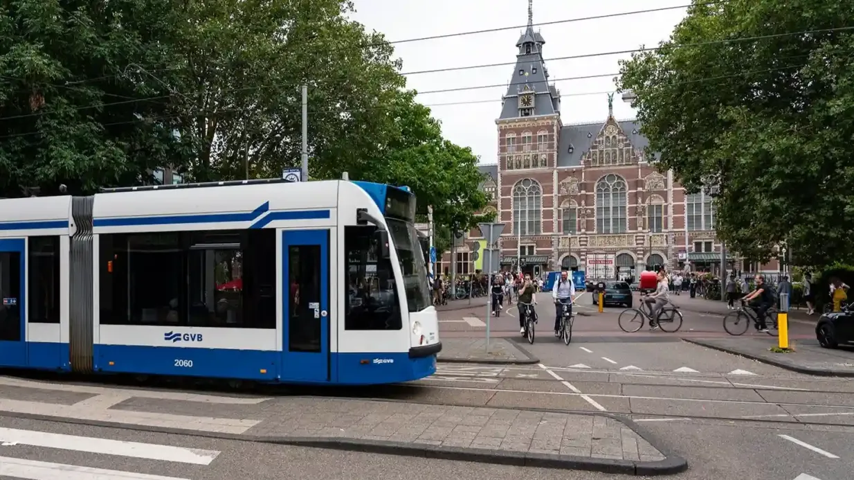 GVB Ámsterdam: Transporte público en tranvía, bus y metro