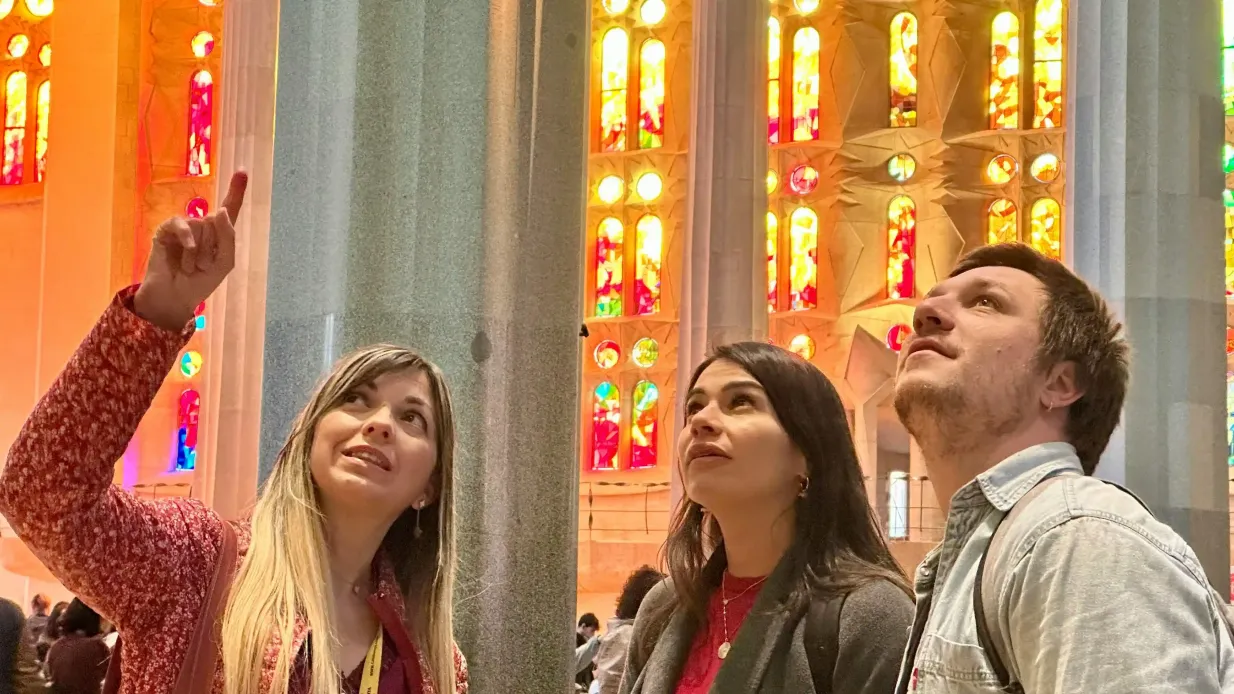 Go With A Local: Tour guidato della Sagrada Família con salta-coda in italiano