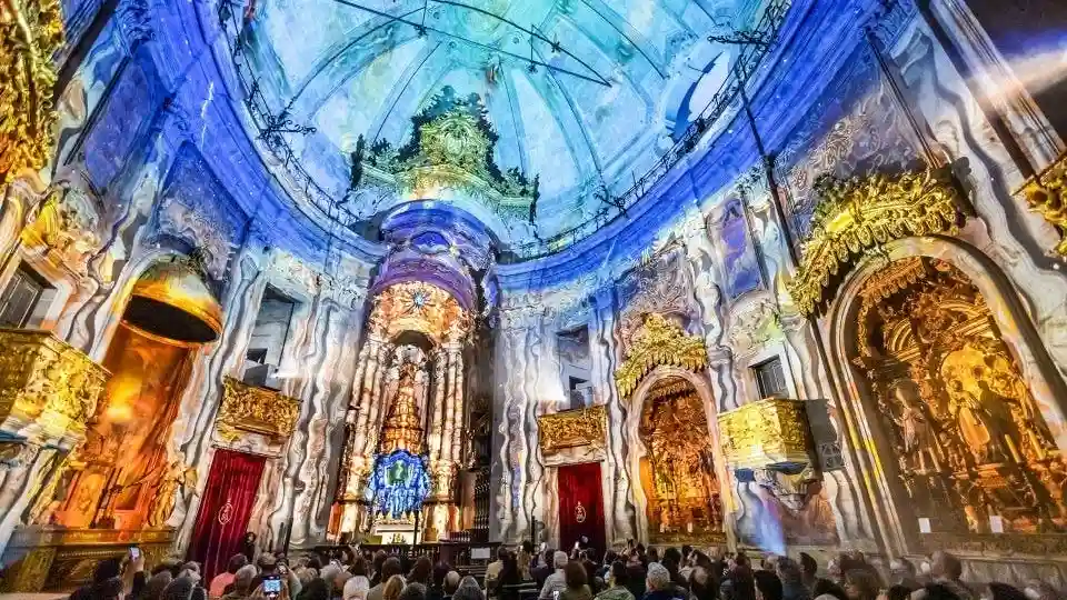 Spiritus: espetáculo de luzes na Igreja dos Clérigos Organizado por Immersivus – Unipessoal Lda.
