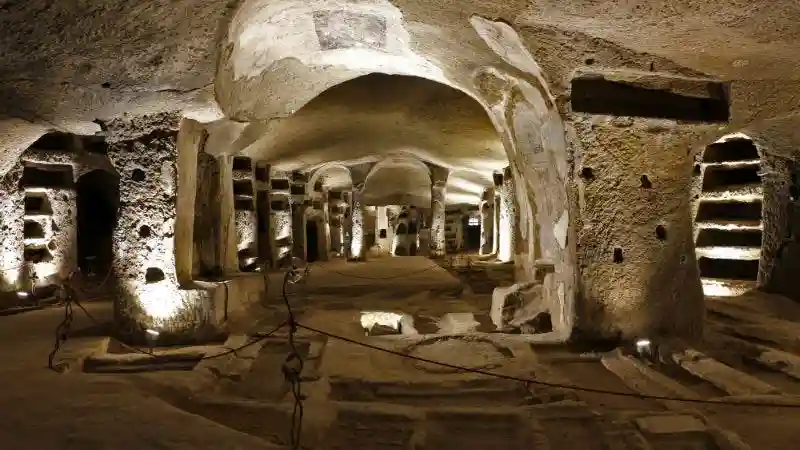 Catacombs of San Gennaro: Guided Tour Provided by Società Cooperativa La Paranza Onlus