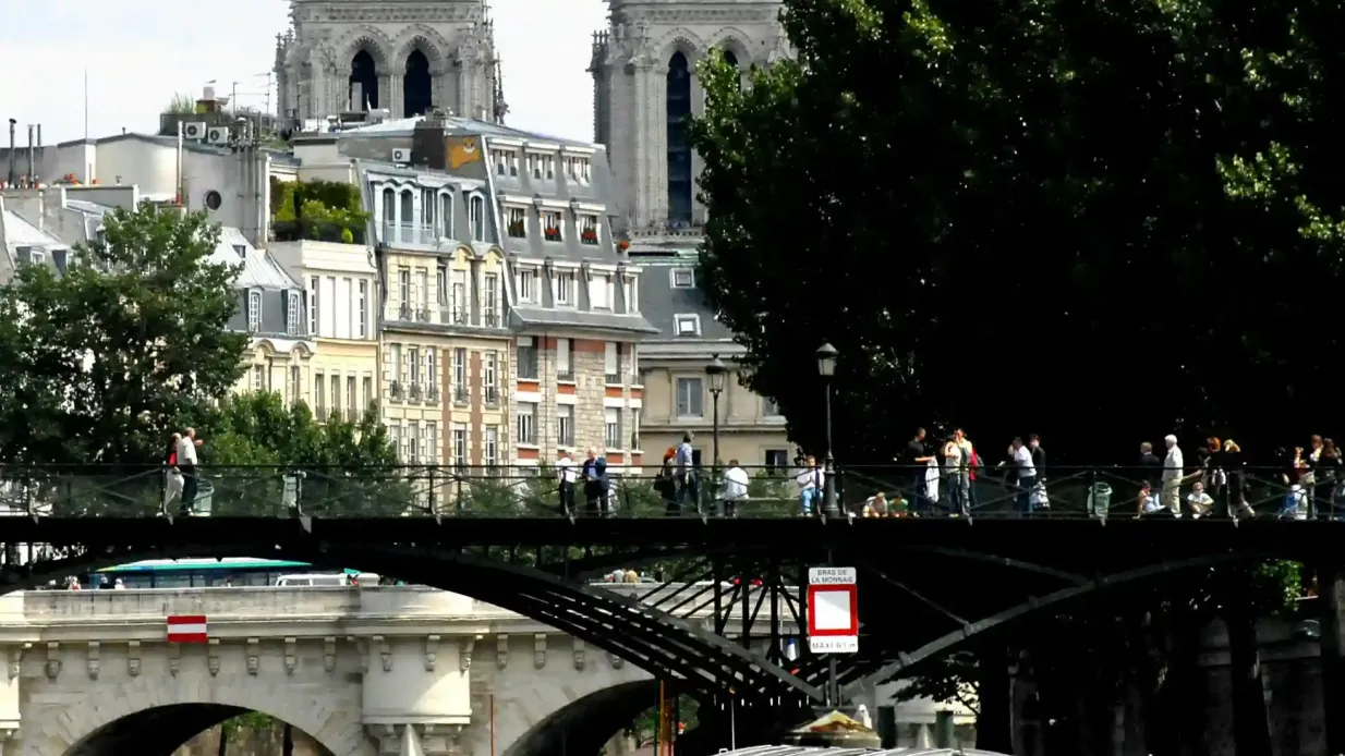 Batobus Parigi: Battello fluviale Hop-on Hop-off