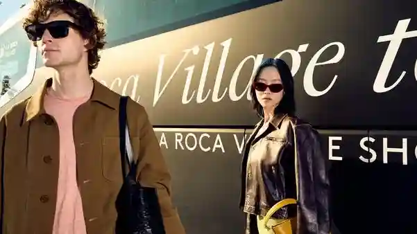 La Roca Village Shopping Express: Viaje de ida y vuelta desde Barcelona Operado por Tiqets International B.V.