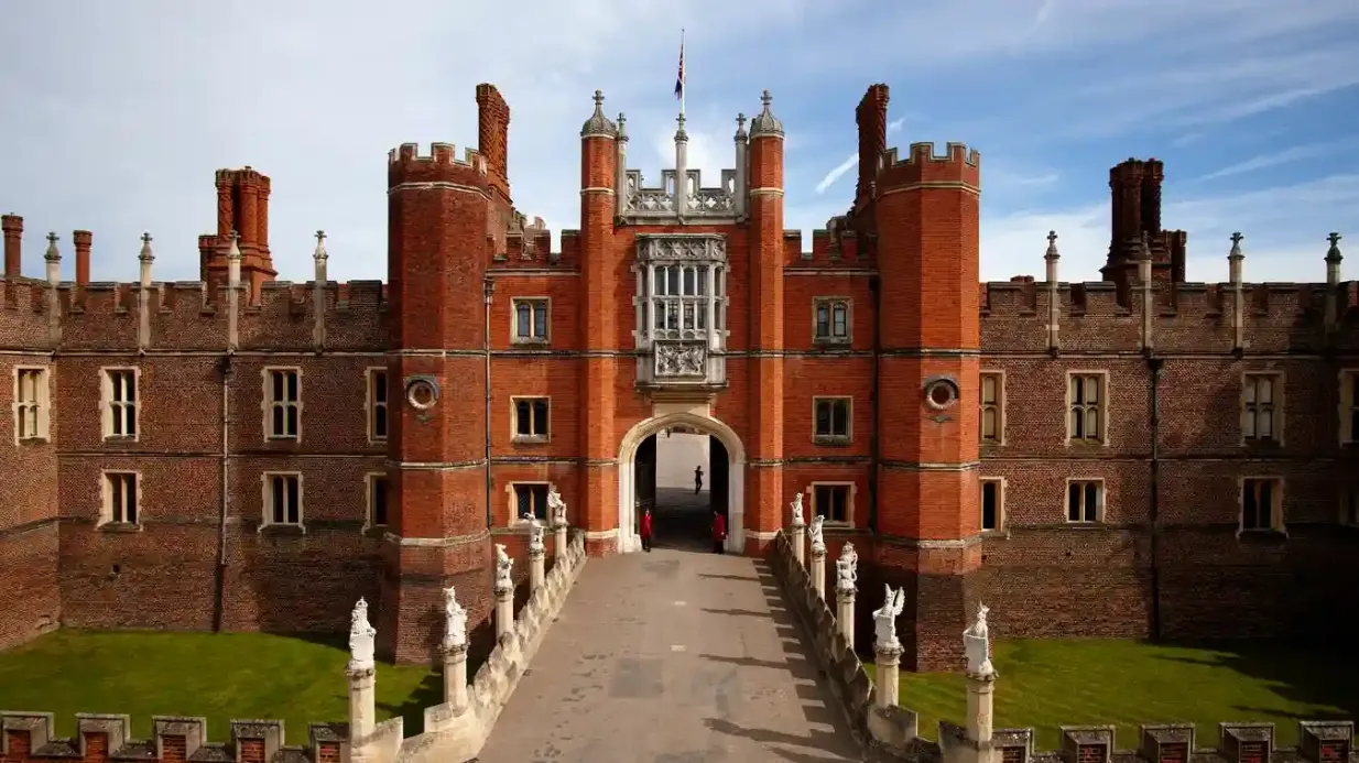 Hampton Court Palace, Gardens & Maze: Entry Ticket Provided by Historic Royal Palaces