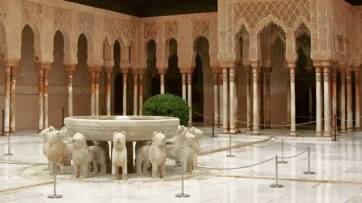 Alhambra e Palácios Nasridas: bilhete sem filas + tour guiado