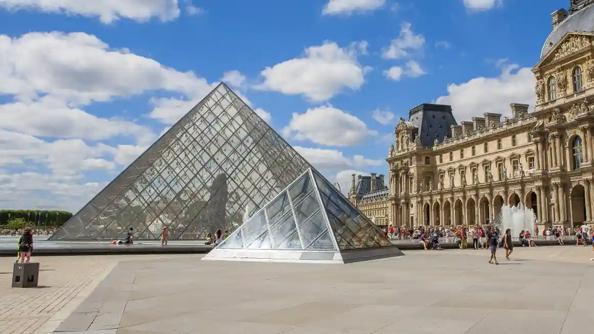 Louvre Museum: Dedicated Entry + Guided Tour Provided by Tiqets (Multisource)