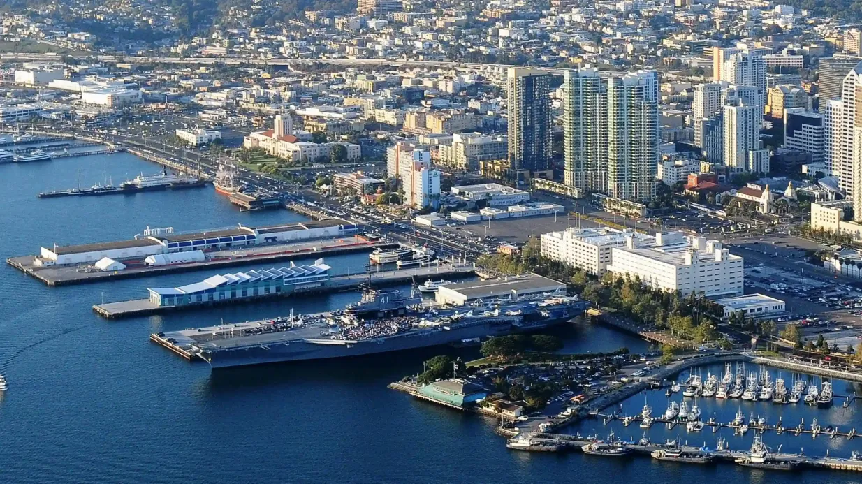 USS Midway Museum: bilhete sem filas Organizado por USS Midway Museum