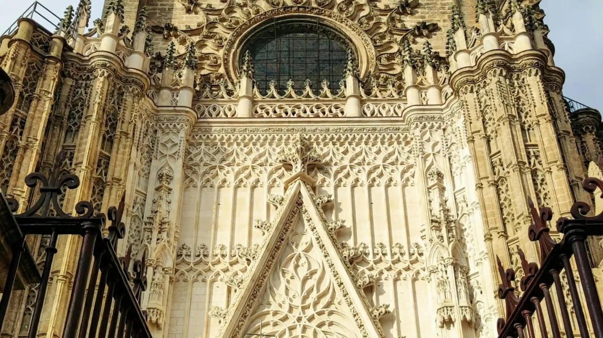 Entradas Catedral de Sevilla: Visita guiada a la azotea Operado por Seville Cathedral: Guided Rooftop Tour