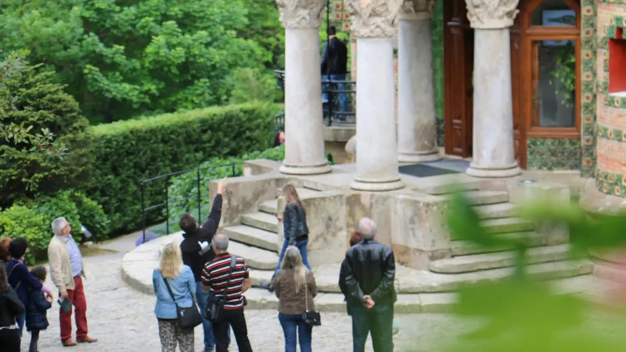 Gaudí's El Capricho: Guided Tour Provided by MUCMO GESTION SLU