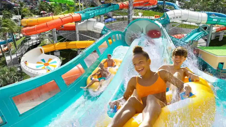 Parque acuático Rapids: Entrada Operado por Rapids Water Park