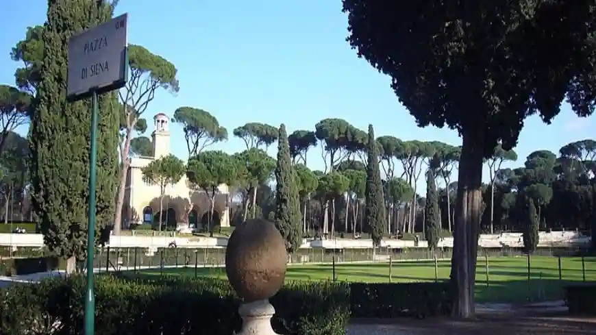 Jardines de Villa Borghese en carrito de golf Operado por Free Mobility