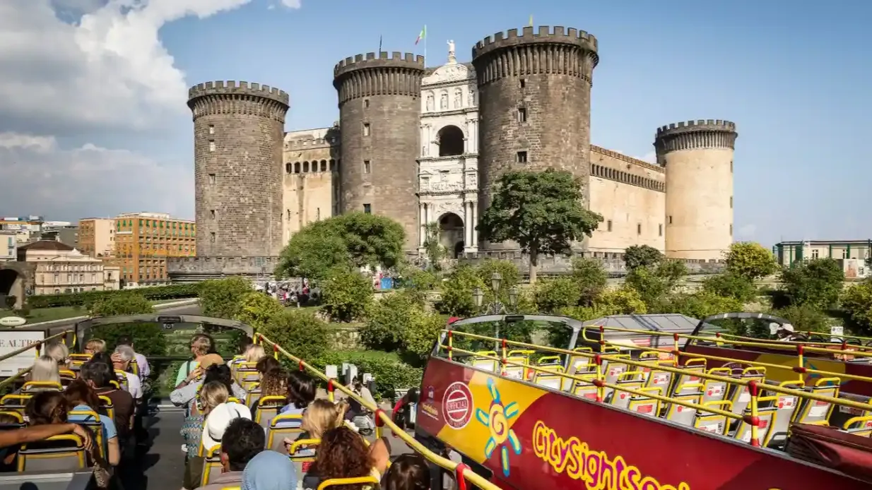 City Sightseeing Neapel: Hop on Hop Off Tour Bereitgestellt von Sightseeing Experience SRL