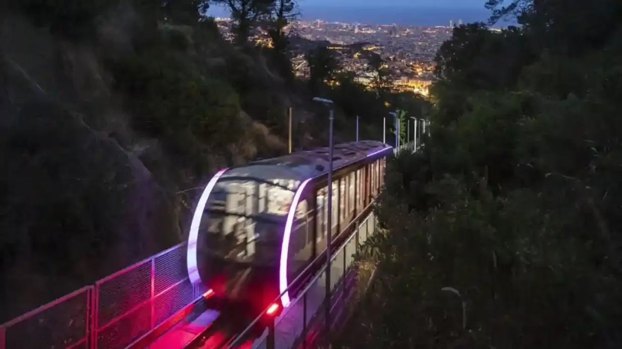 Tibidabo Funicular: Cuca de Llum Roundtrip Ride